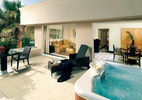 Oh! All Suites suite with private jacuzzi Oh! All Suites suite with private jacuzzi