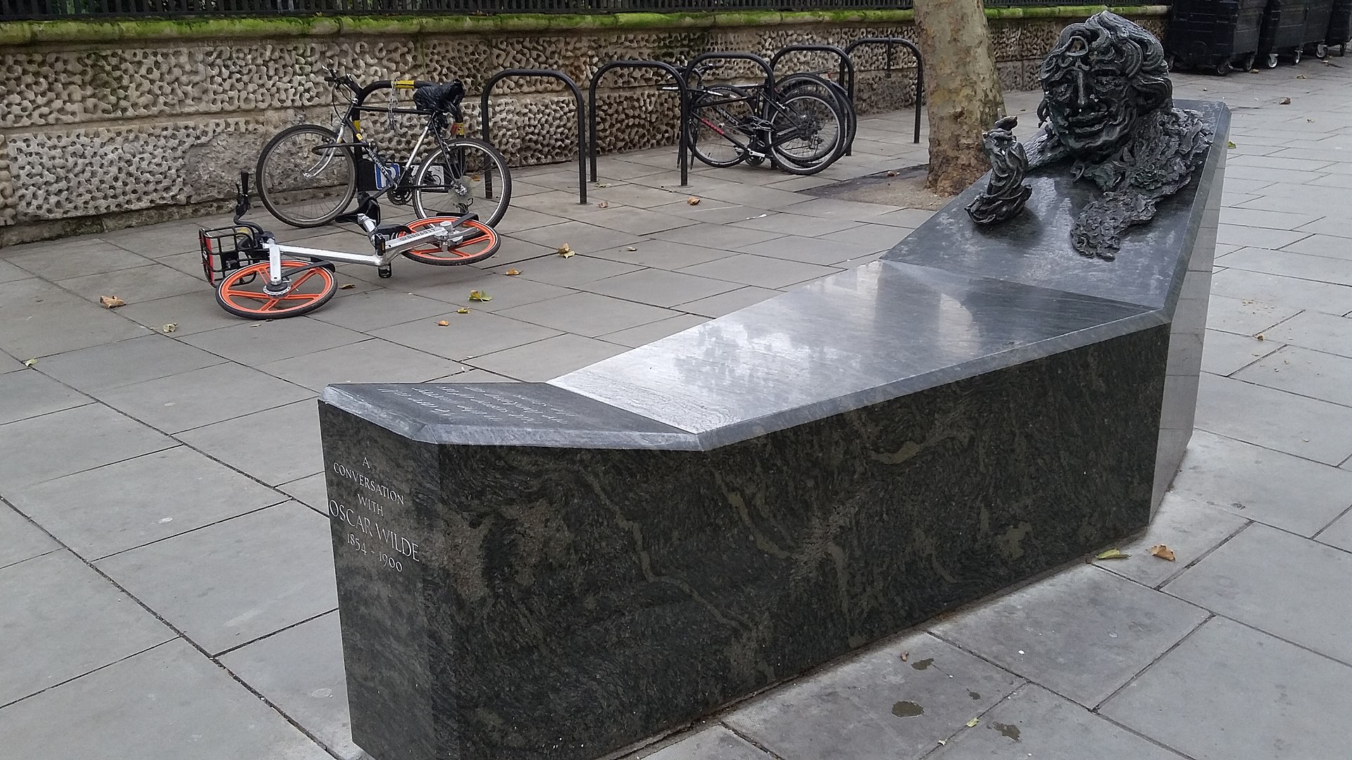 Oscar Wilde Sculpture London