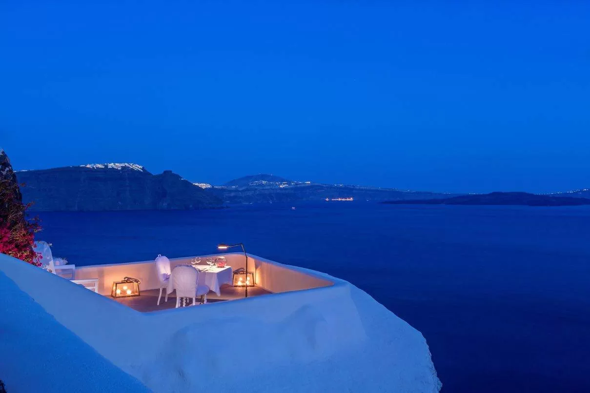 Canaves Oia Suites