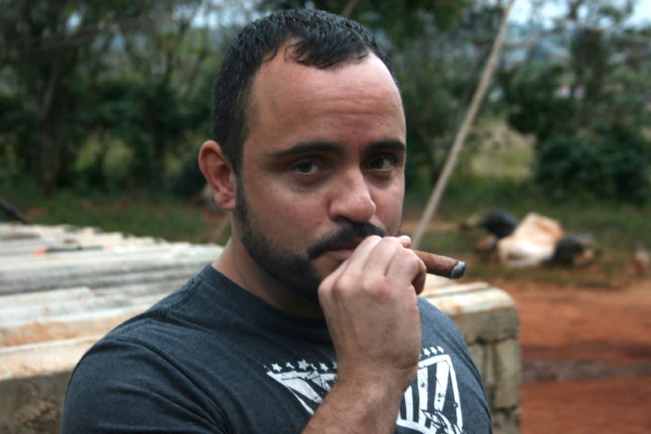 Cuban cigar maker