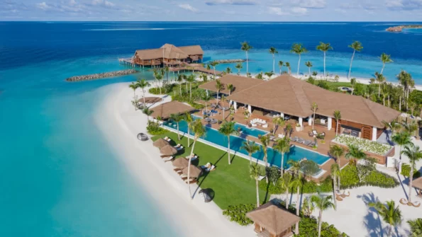The Best of Malé: Waldorf Astoria & Reethi Rah