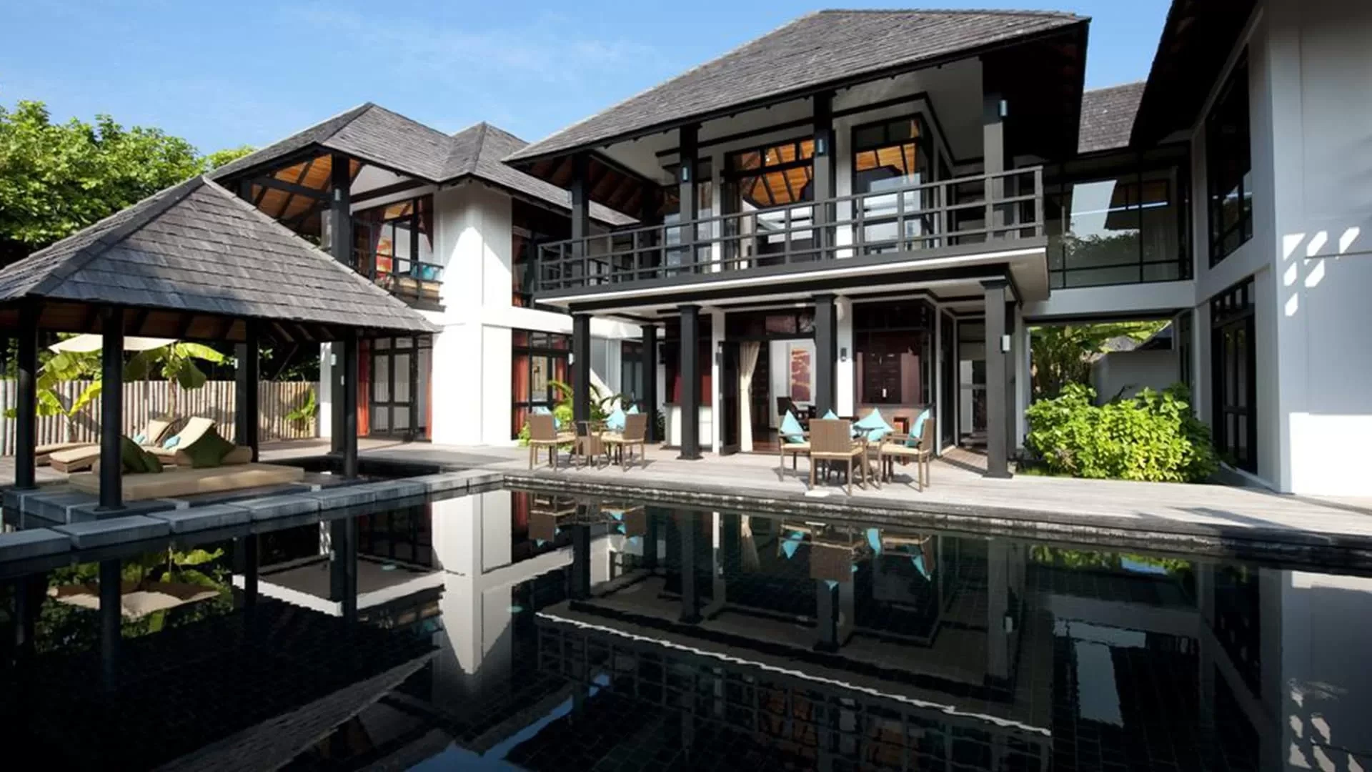Luxury gay travel
