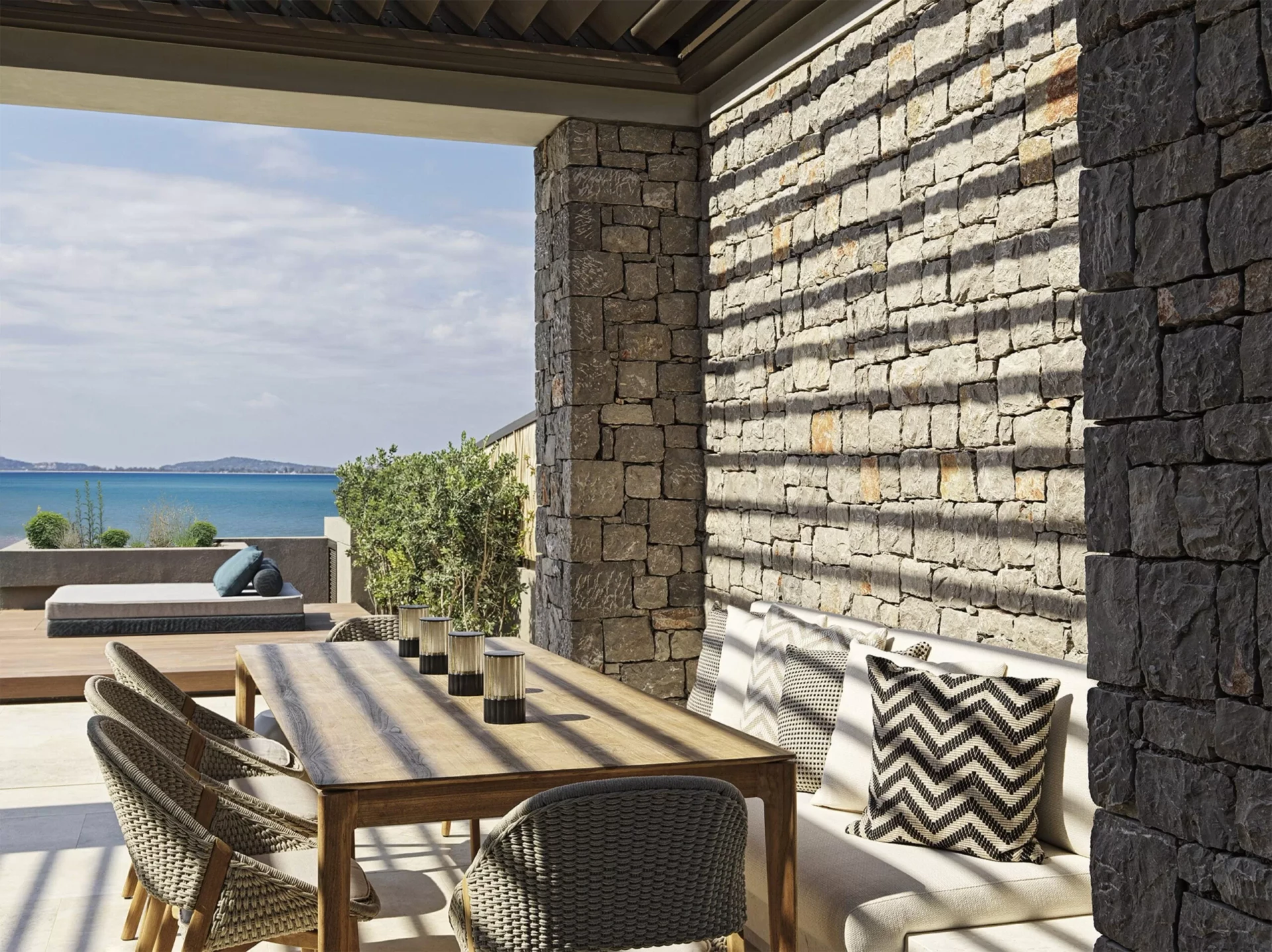 W Costa Navarino