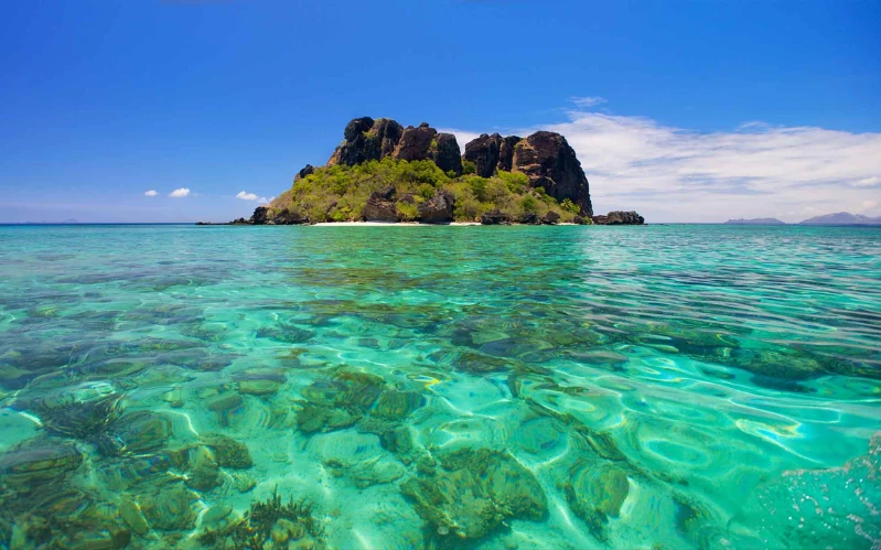 Luxury Fiji Island-Hopping: Mamanuca Islands and Taveuni