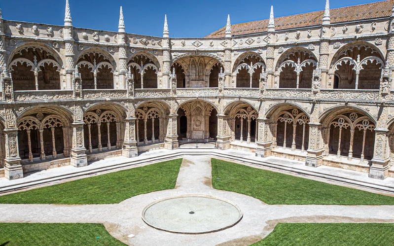 Spain and Portugal Tour: Barcelona, Madrid, Lisbon & Sintra