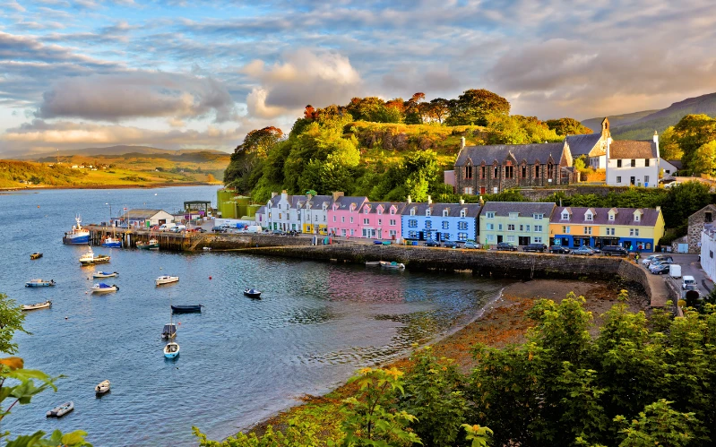 Scotland & Ireland Tour: Cliffs, Glens & Celtic Trails