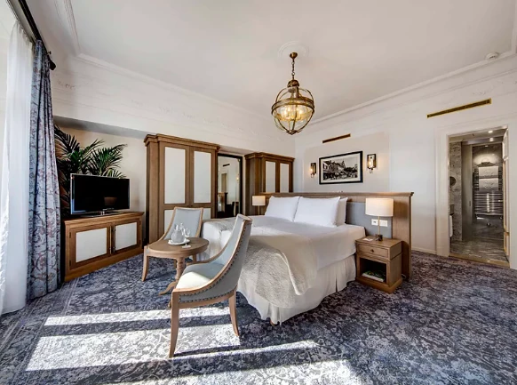 Luxury gay travel