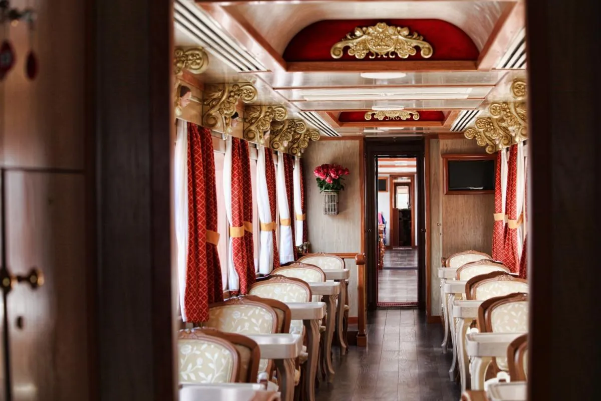 Ecuador Mountains and Railway Explorer