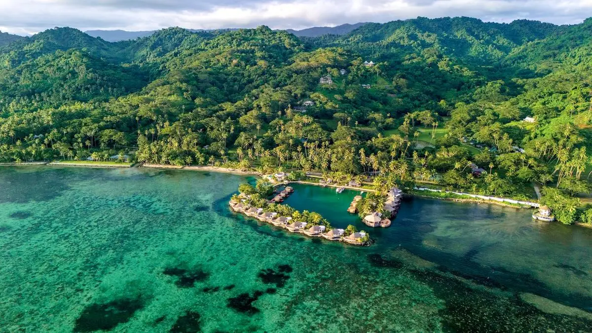 South Pacific Luxury Tour: Explore Fiji, New Zealand and Australia