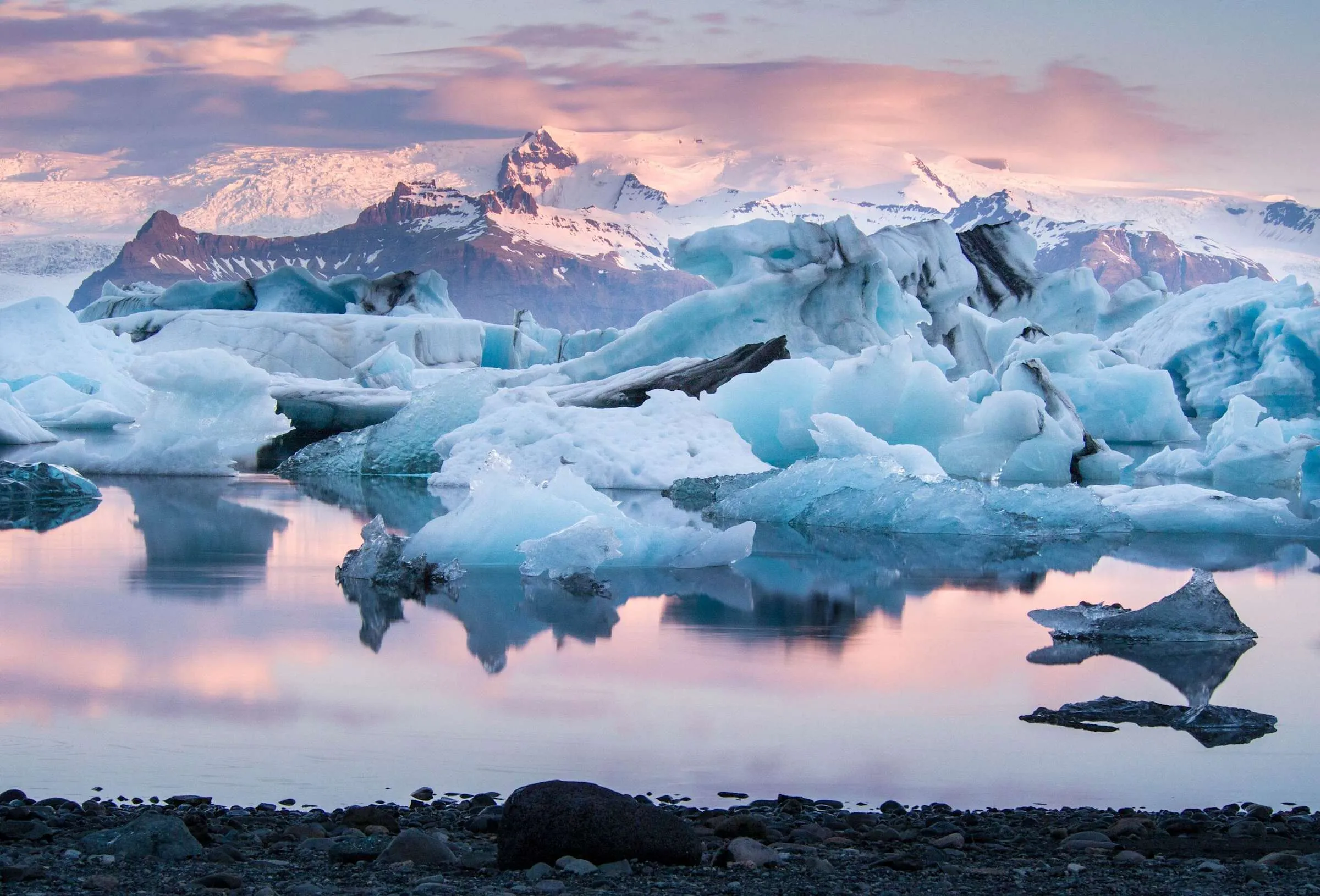 Days 7-8: Glacier Lagoons & Quiet Wilderness