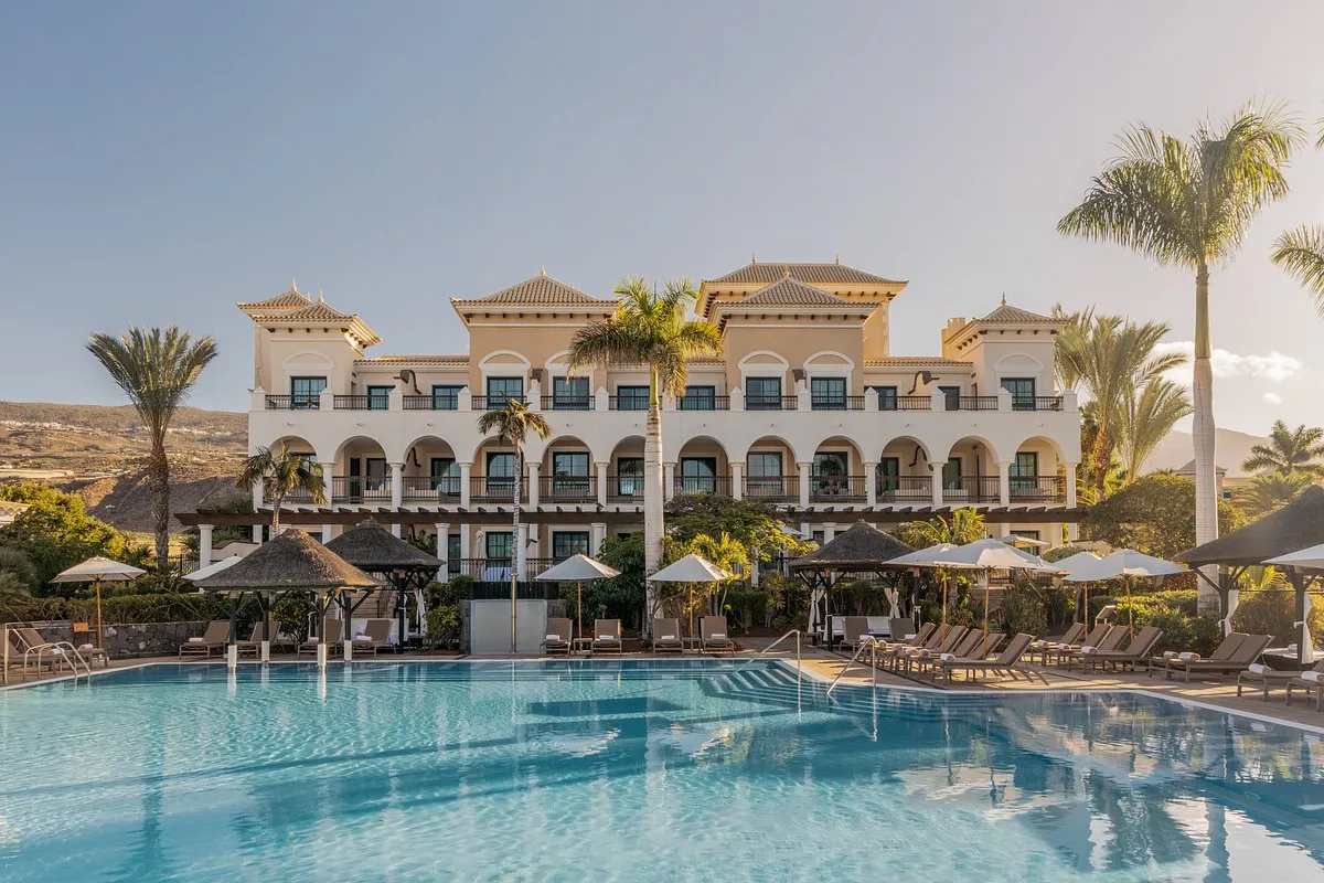 Days 5-8: La Gomera - Eco-Luxury & Atlantic Calm