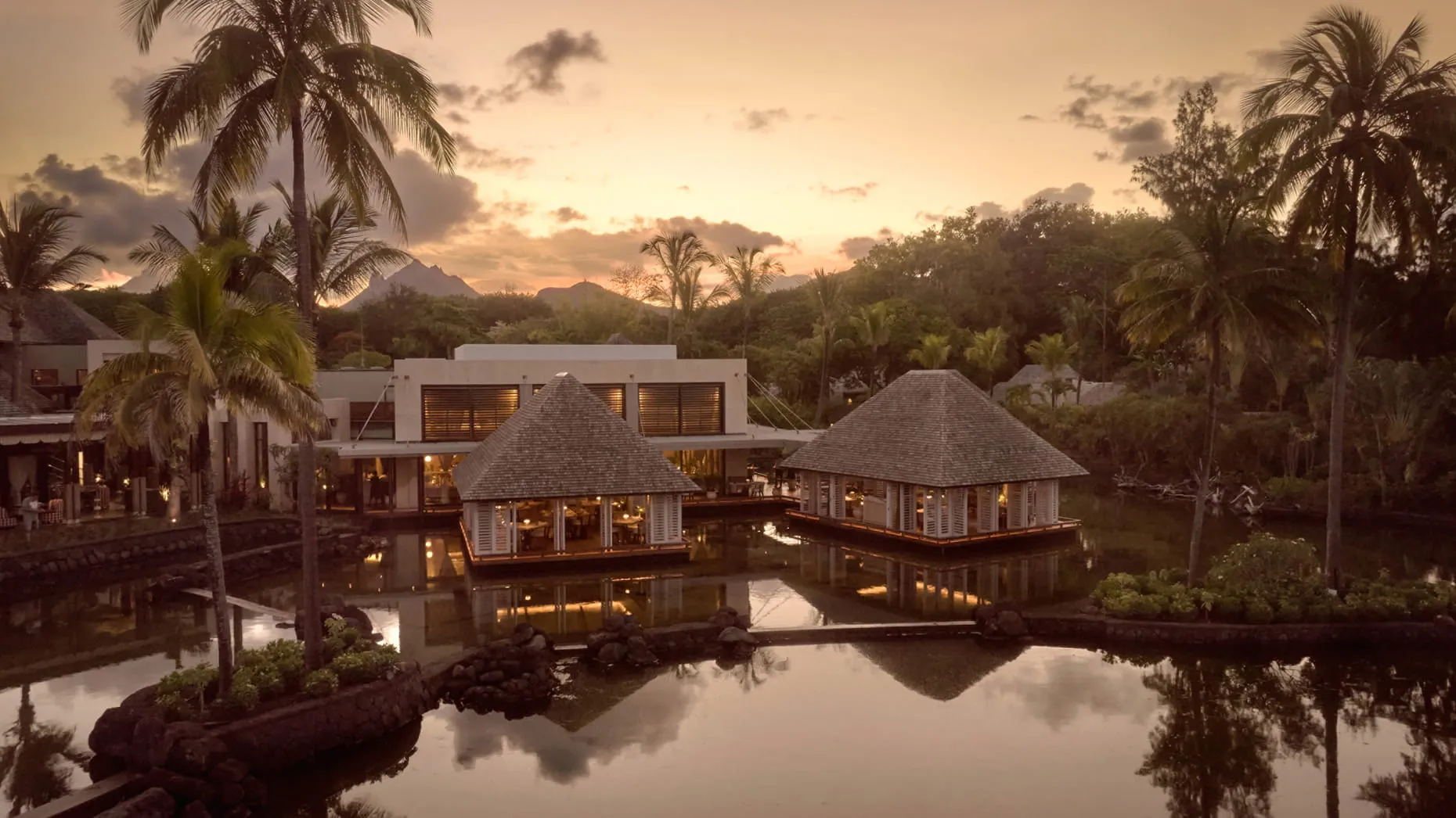 Four Seasons Resort At Anahita