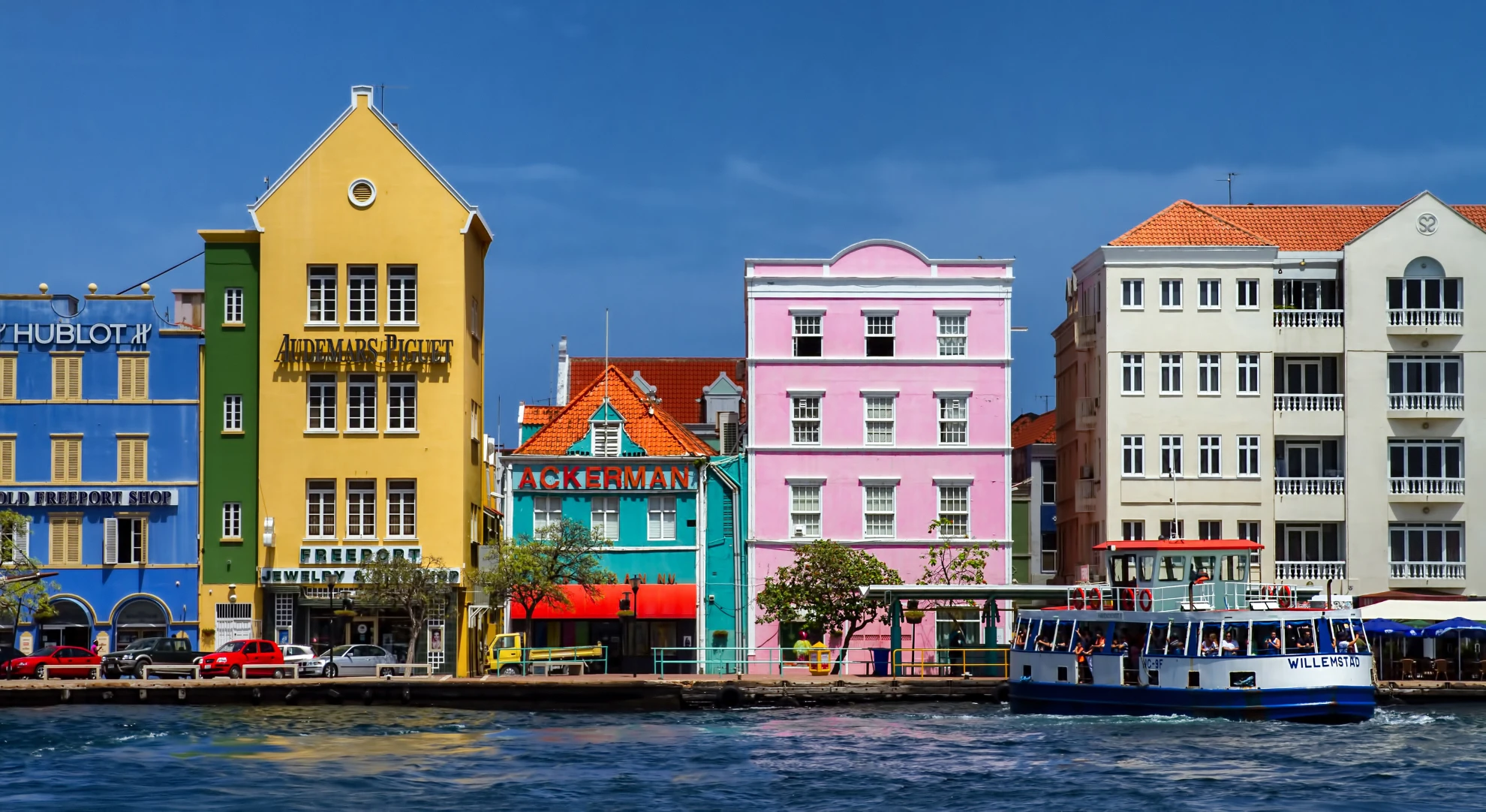 Aruba or Curaçao: Which Island is Better?