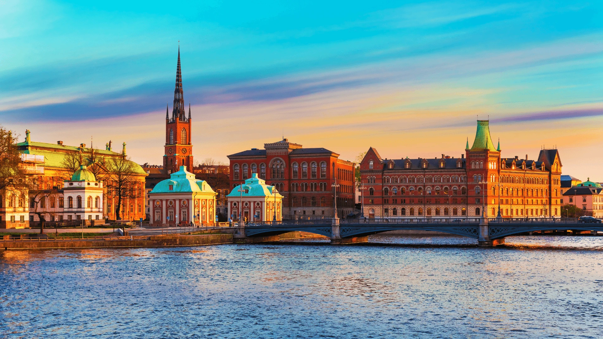 Arctic Sweden Luxury Tour: Treehotel, Lapland & Stockholm