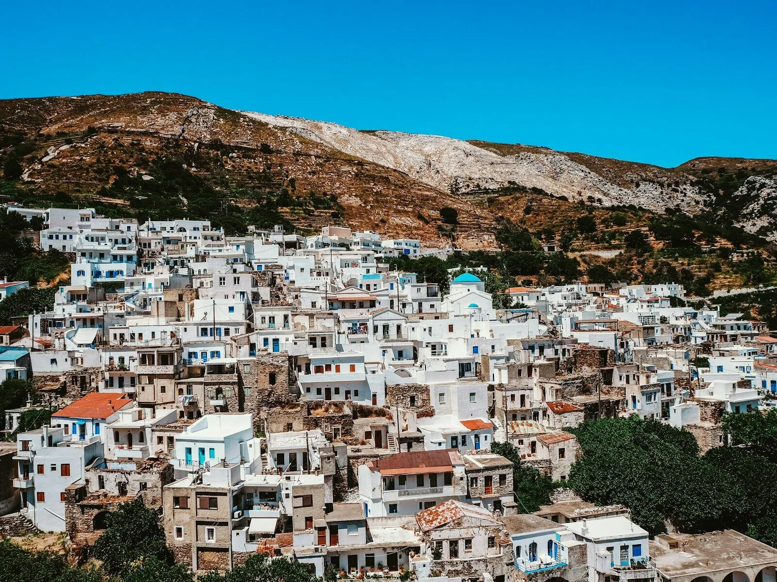 Days 5–8: Naxos & Paros