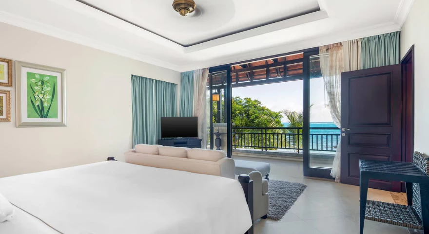 Luxury gay travel