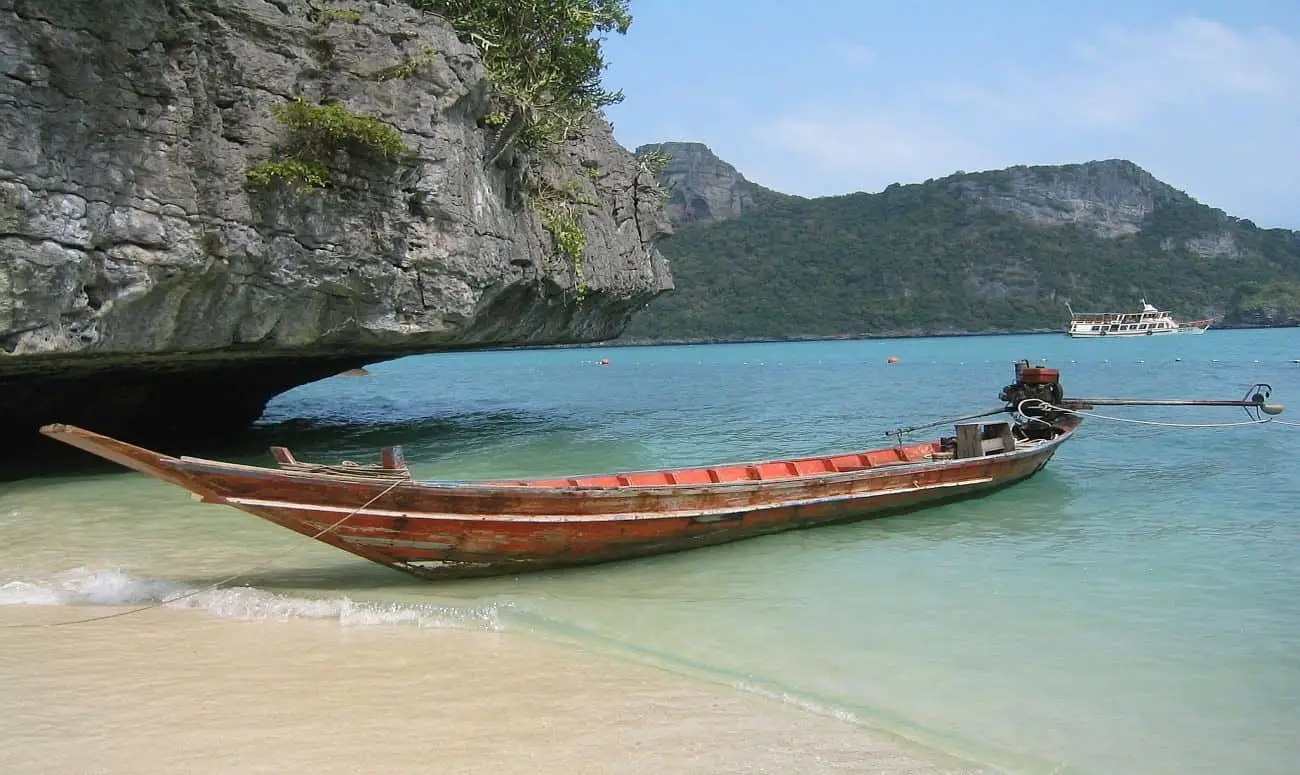 Hong Kong And Angkor Wat
