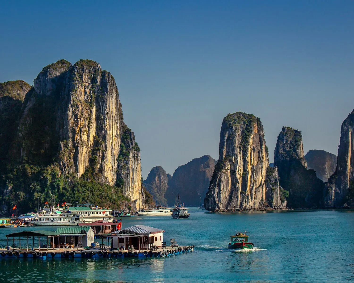 Days 3–4: Halong Bay