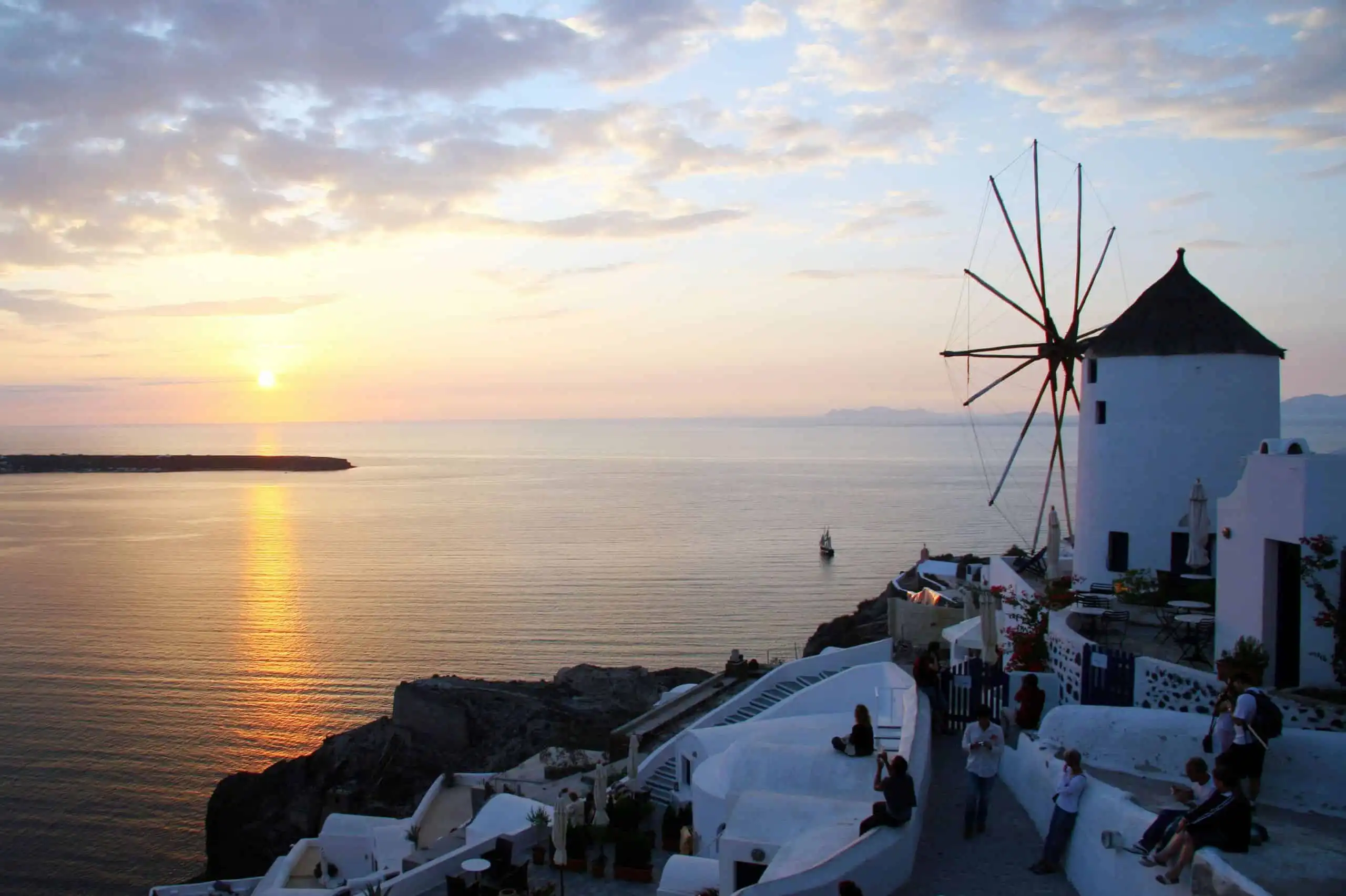 Days 3-6: Santorini