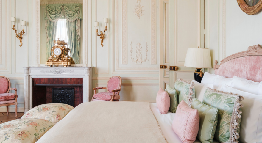 Luxury gay travel