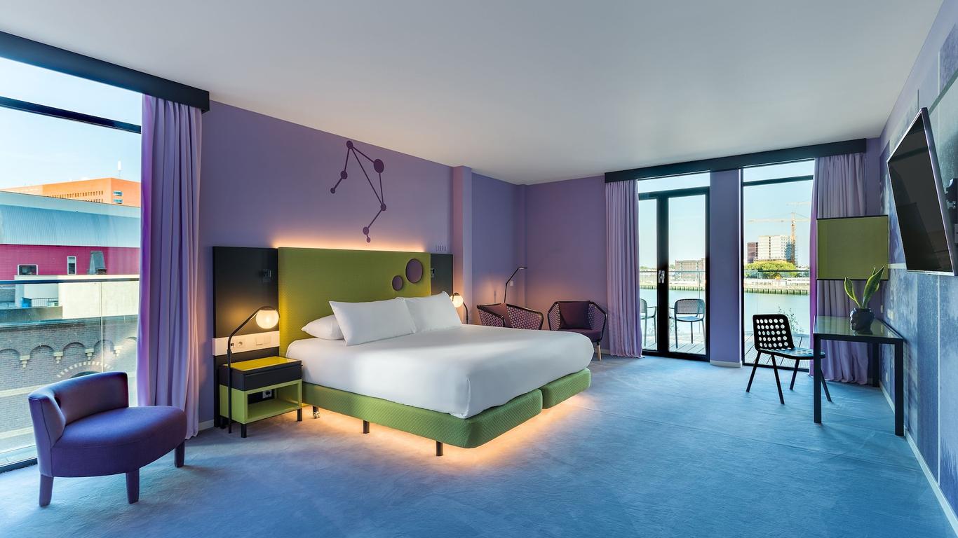 Luxury gay travel
