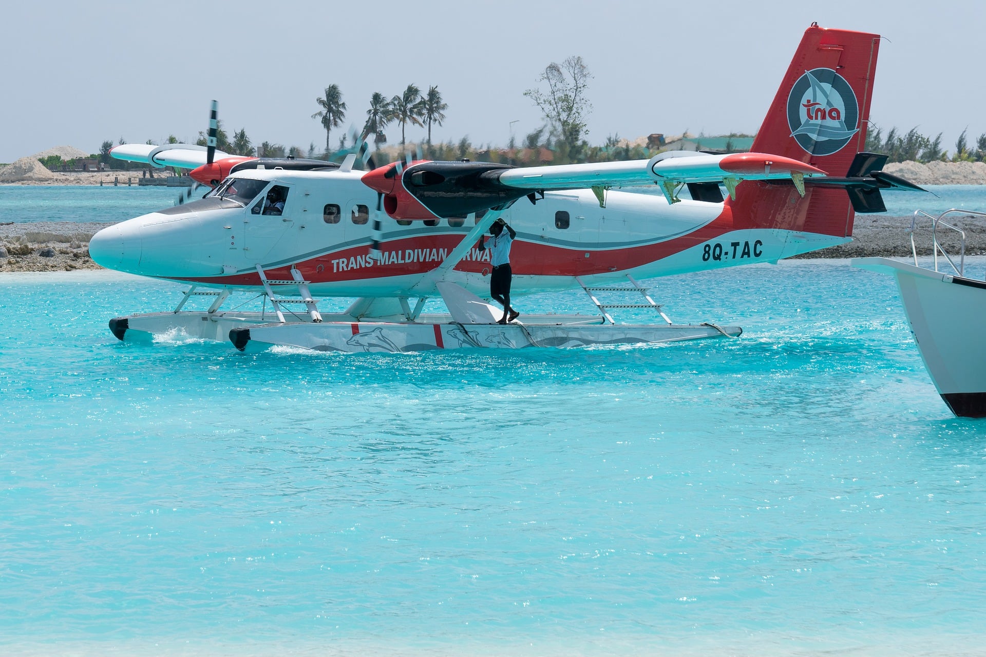Seaplanes or Speedboats in the Maldives - which is better?