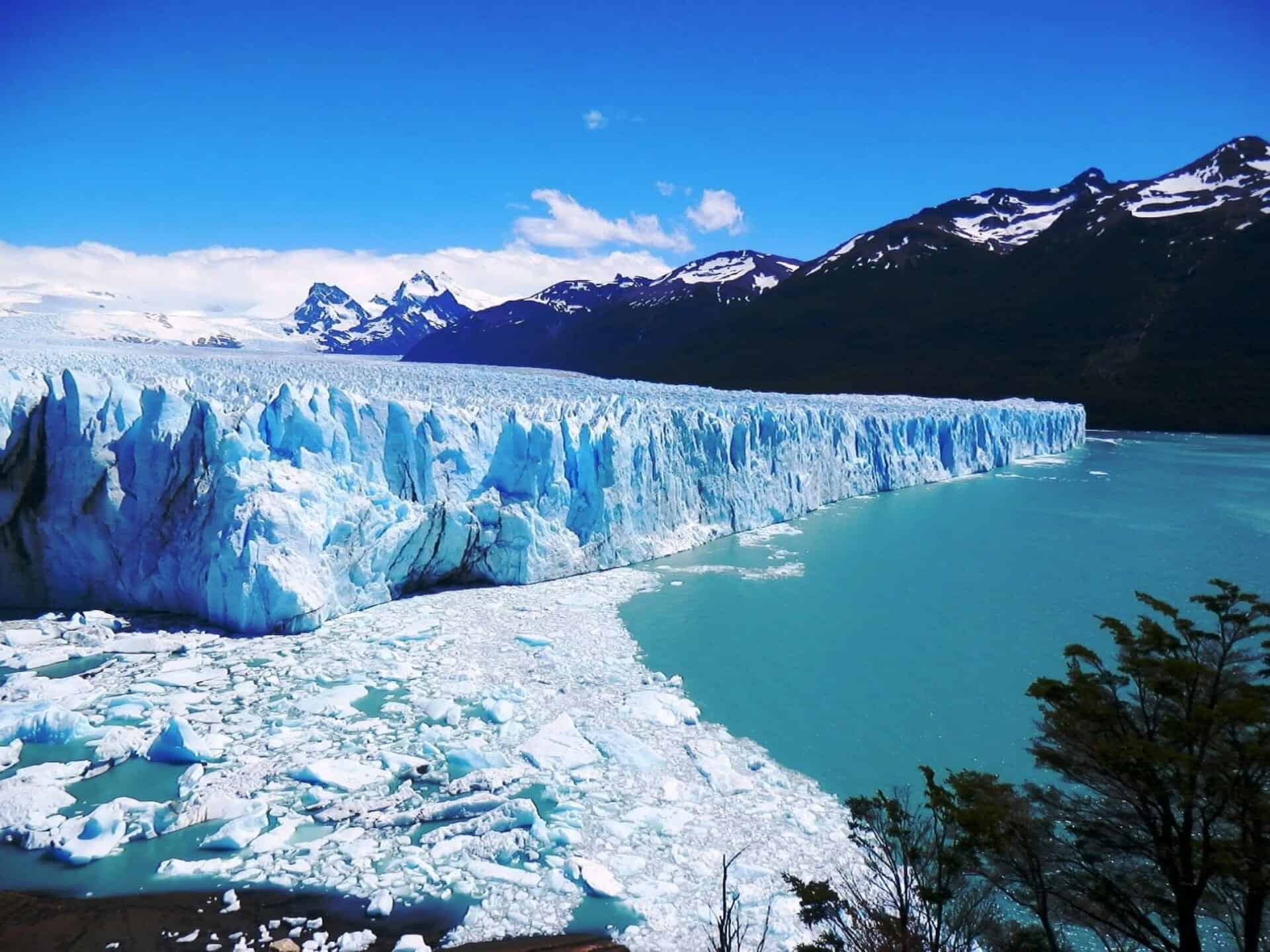 Teen girls Perito Moreno