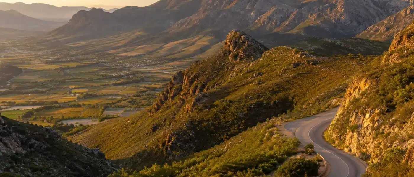 Helshoogte Pass road winding through fynbos and granite