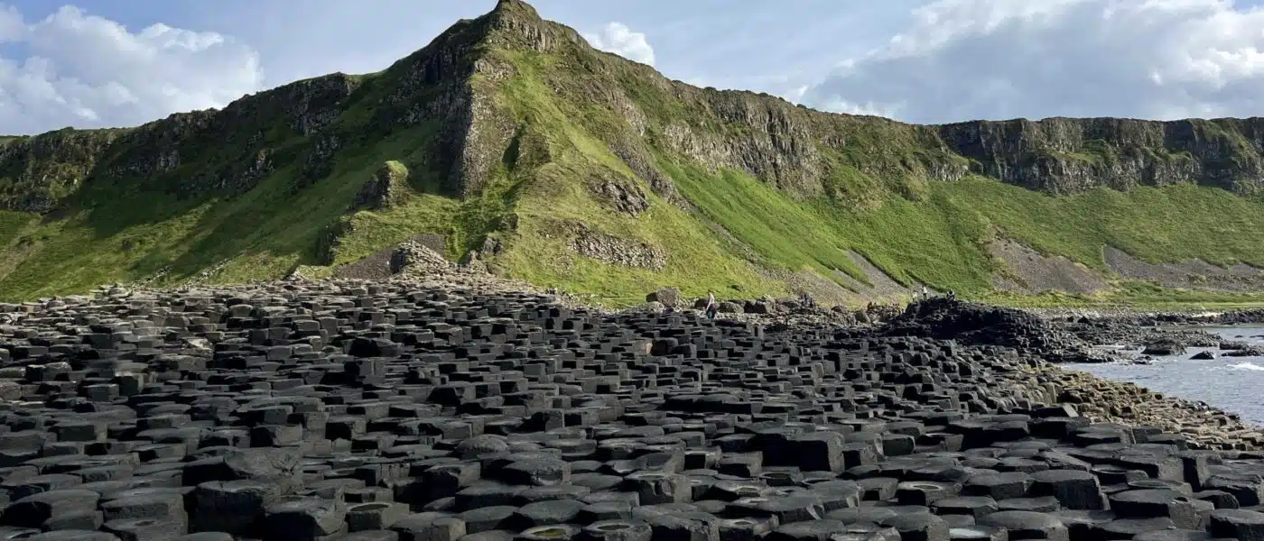 Layered lava beds above the columns at the Giant's Causeway