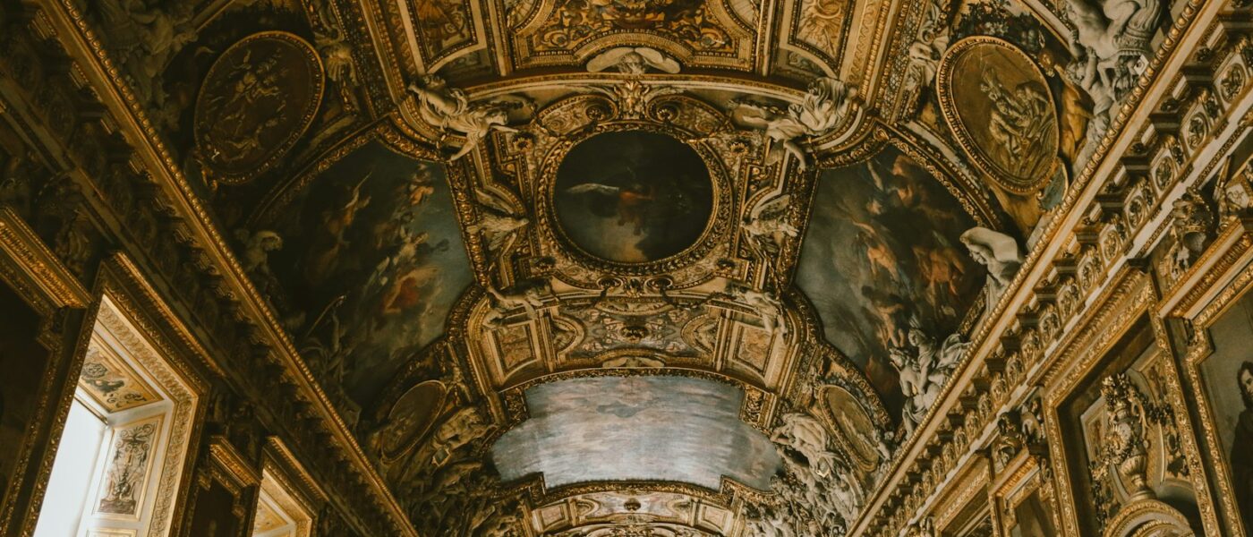 Grand painting gallery in the Louvre's Denon Wing