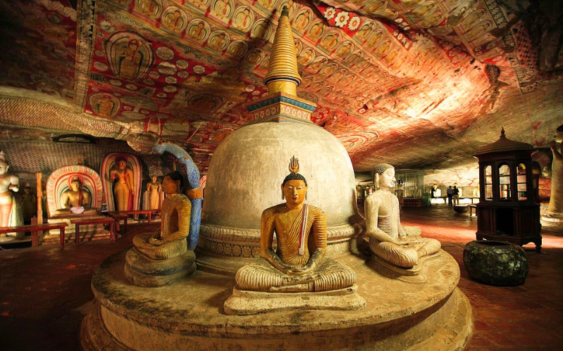 Day 4: Dambulla’s Sacred Caves & A Taste of Kandy’s Spice Markets