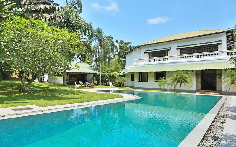 Day 2: Arrive in Sri Lanka & Transfer to Horathapola Estate