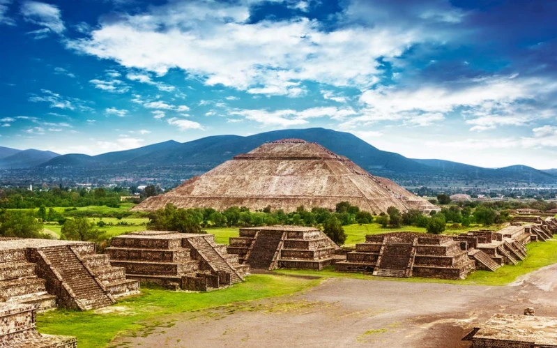 Day 3: A Journey Through Time: Mexico City & Teotihuacán