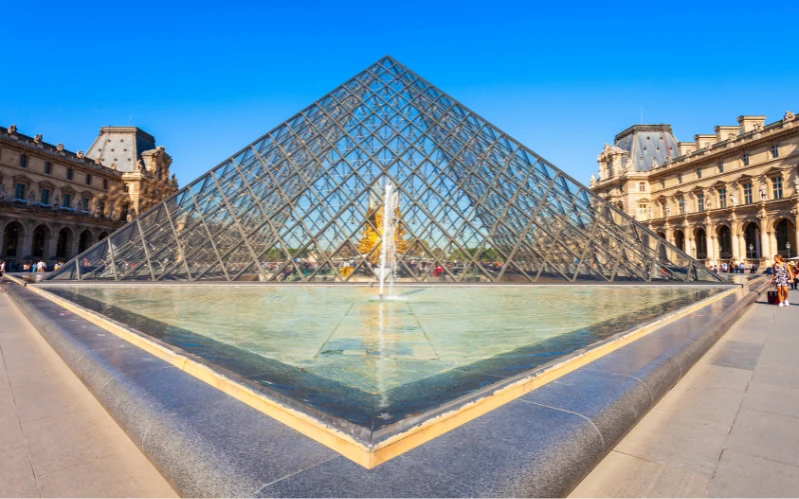 Day 5: Private Guided Tour of the Louvre