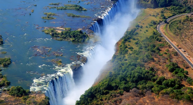 Day 3: Victoria Falls/Lion Sands Private Game Reserve