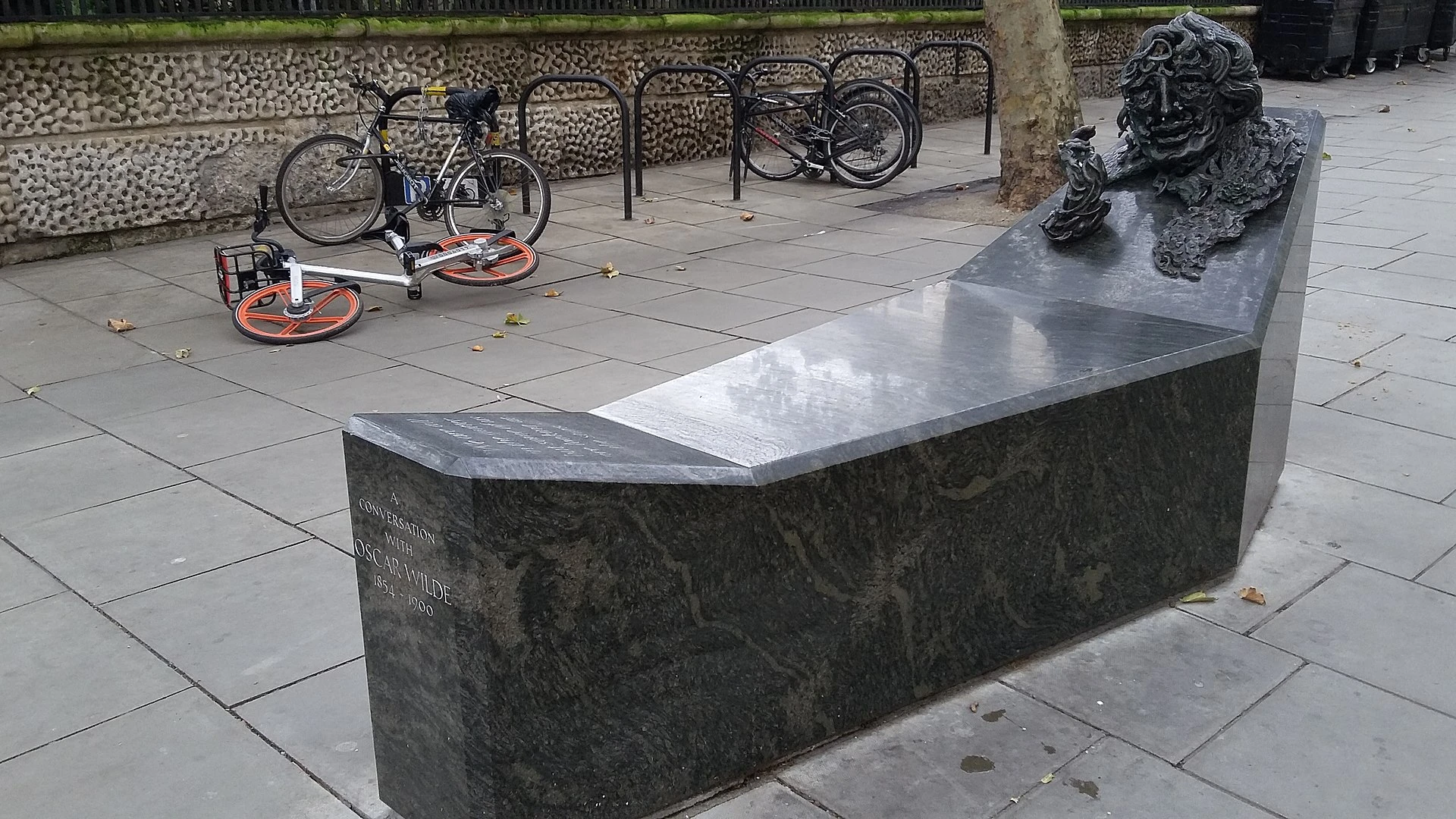 Oscar Wilde Sculpture London