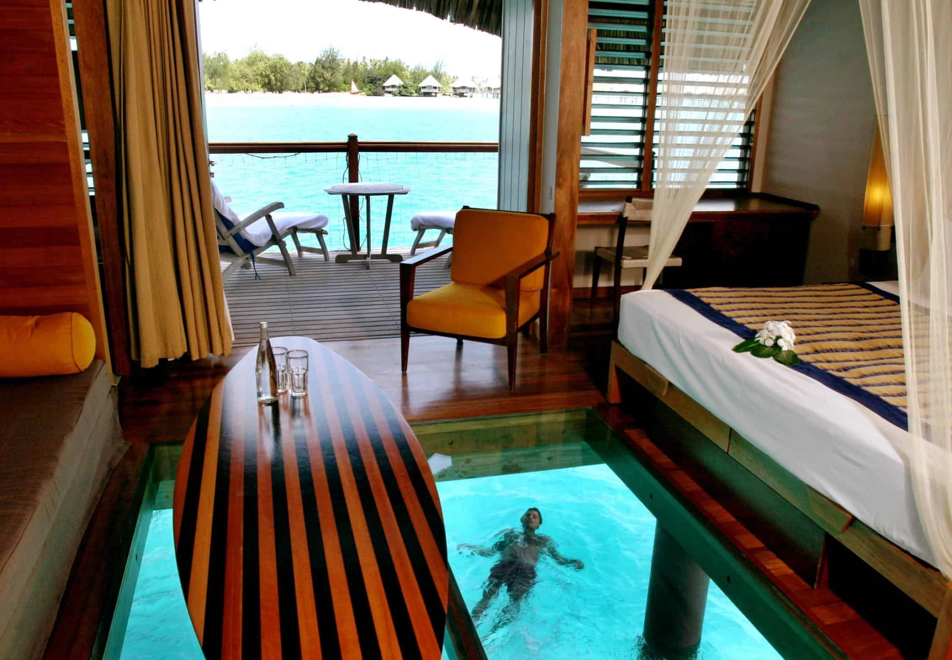 Hotel Le Meridien Bora Bora Premium overwater bungalow