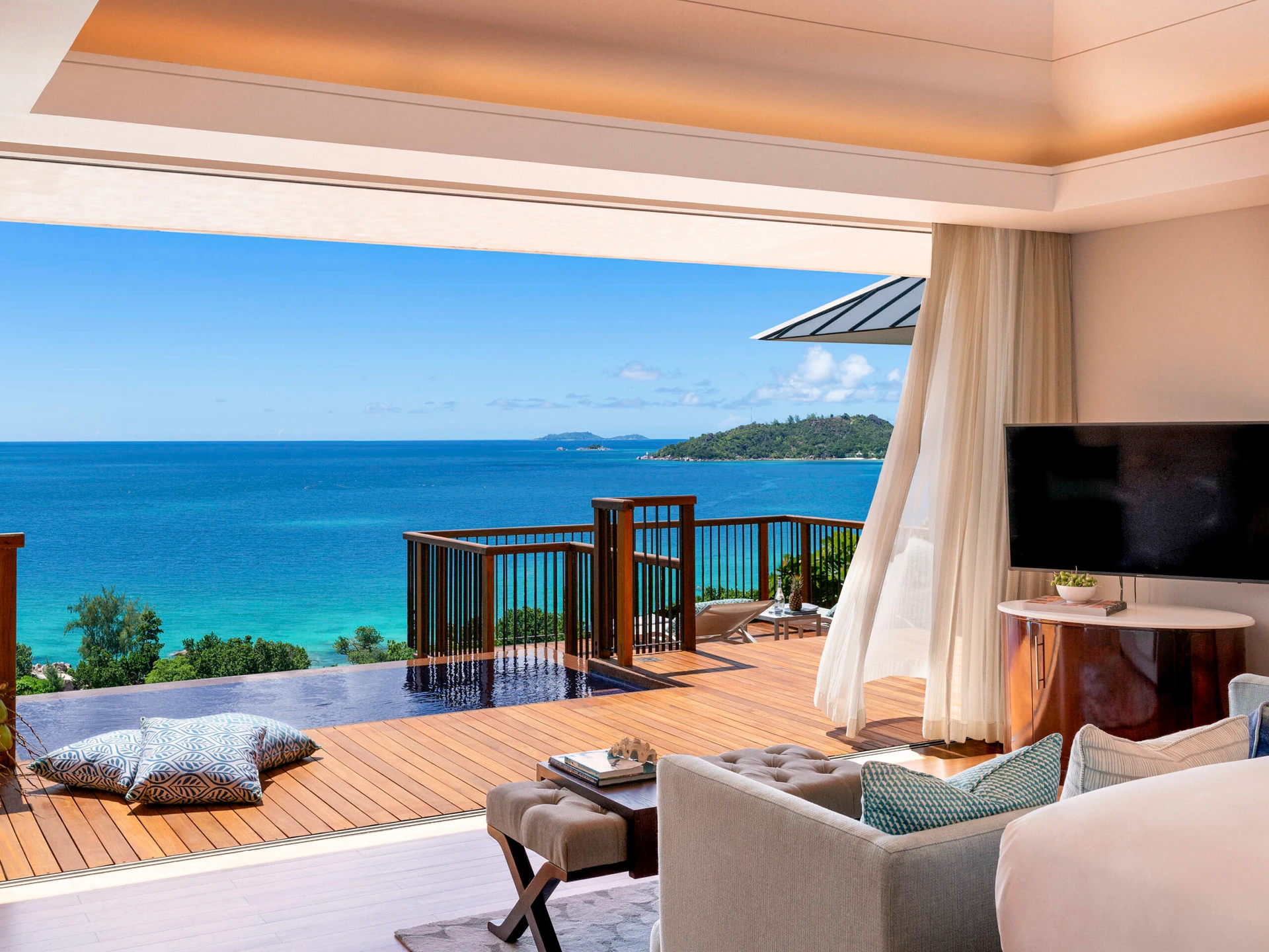 Luxury gay travel
