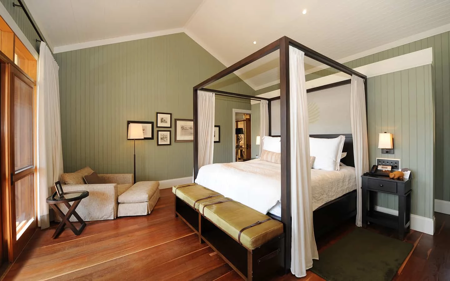 Luxury gay travel