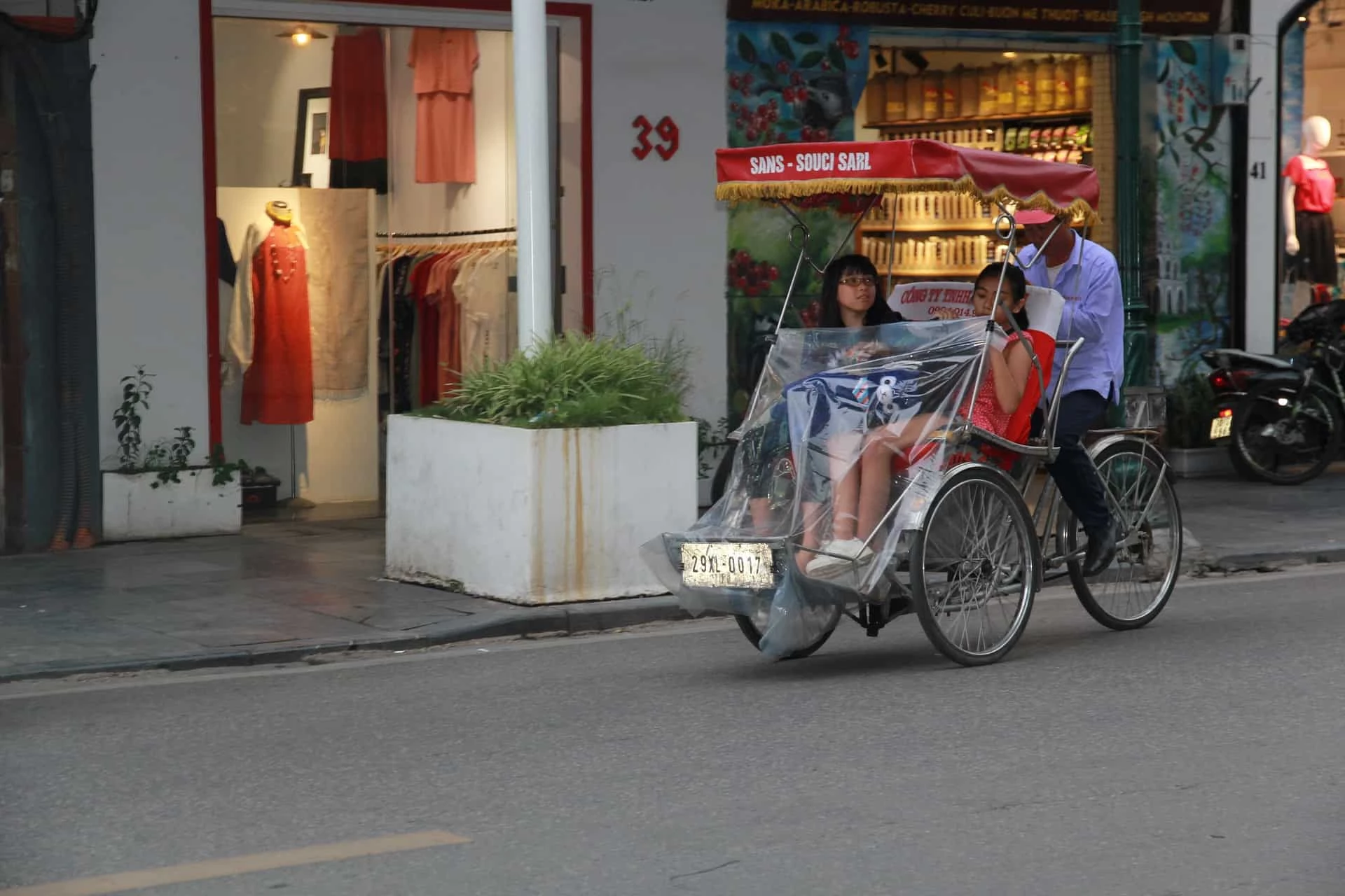 Day 9: Halong Bay - Hanoi