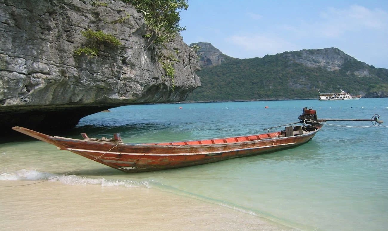 Hong Kong And Angkor Wat