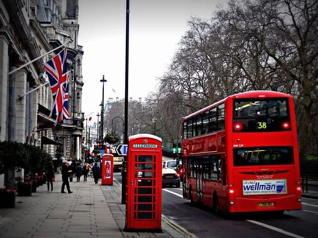 United Kingdom: The Out Of Office Collection
