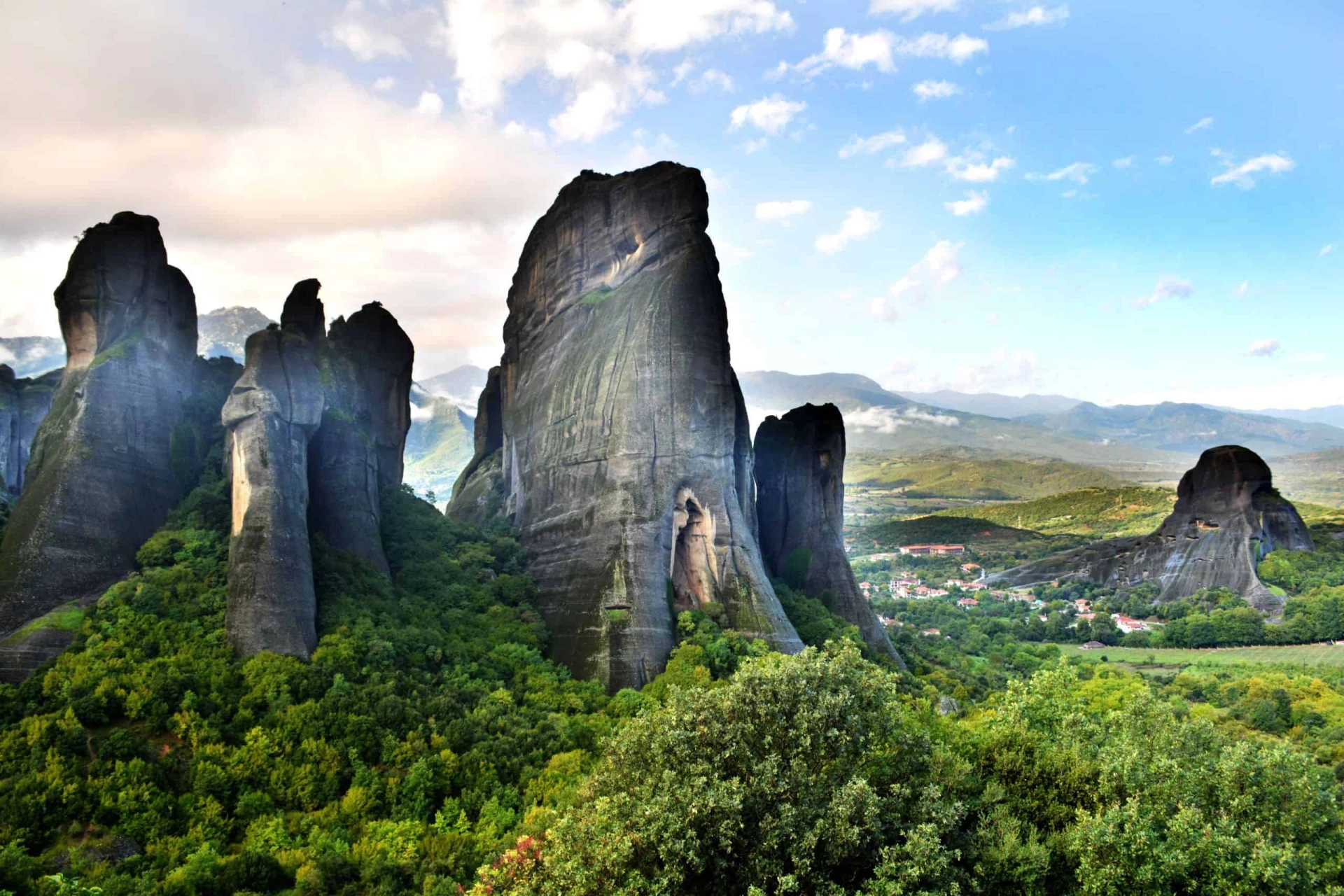 Luxury Athens, Delphi, Kalambaka and Santorini vacations