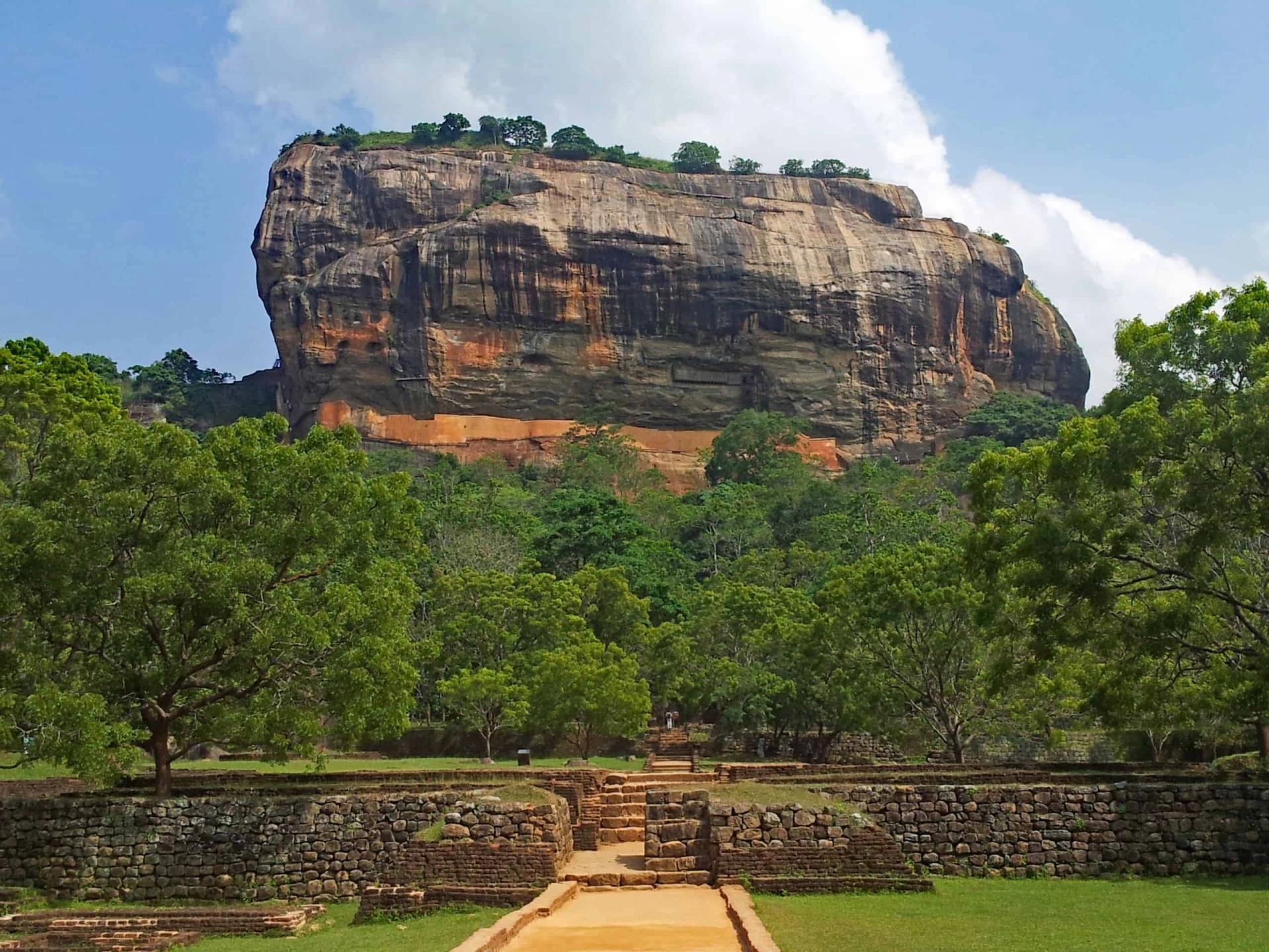 Sri Lanka Heritage and Tea Country